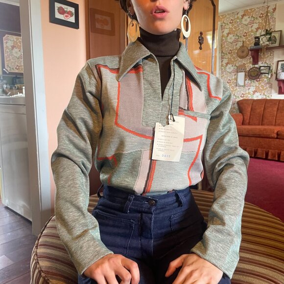 DEADSTOCK 1960s MOD dagger collar abstract long sleeve with Built in dickey! - Picture 2 of 16